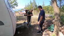 北方退休夫妻带儿子孙子蜗居浙江深山，日常生活曝光