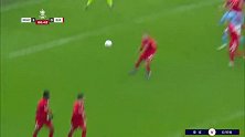 第67分钟曼城球员贝尔纳多·席尔瓦射门 - 打偏