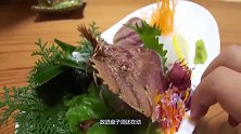 鲜活的乌贼做成刺身，放进盘子须还在动，日本人就直接生吃