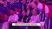 李嘉欣许晋亨看谢霆锋演唱会，与何超琼罕见同场，双方没交流