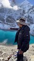 喜马拉雅山区有众多的湖泊，形态如此完美的冰斗湖还是极其罕见。