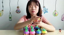 妹子拆箱吃“钓鱼竿转转糖”手中转出彩虹，香甜又美味