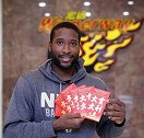 妈妈我赚了2000元！江苏小外斯隆喜提半场投篮奖