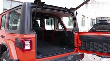 2018款 Jeep牧马人 储物空间展示