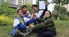 俩学渣捡到武功秘籍以为被骗，不料学霸炼成反淘汰学渣，真逗！