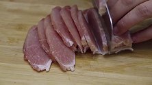 怪不得饭店的辣椒炒肉这么好吃，原来大厨多这一步，肉质嫩而不柴