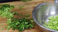 60年代喜欢吃的菜叶子饭，今天让老妈做了一次，真的很好吃