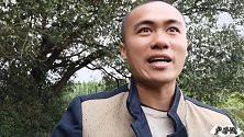 农村兄弟家鱼塘里钓鱼，本以为要空手而归，没想到最后却上货一条