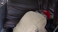 牛人就是牛人，把旧校车改造成房车，装修好的那一刻太惊艳了
