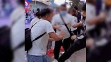 北京：两拨人在环球影城为抢位置打架？警方：4人被行拘