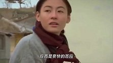张柏芝玩剧本杀被偶遇，穿红色古装身材娇小可爱，白得发光似少女