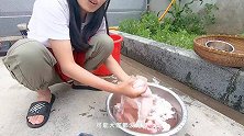 小靖尝试猪肚独特新做法，肚子里面塞满了这种好东西，味美不腥臊
