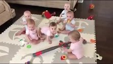家有六胞胎，一地的小萌娃，简直可以开一个幼儿园了