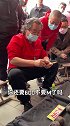 大爷又开青皮核桃，还要送粉丝！这核桃真能不花钱开么？豪横大爷 玩收藏上域鉴 文玩核桃