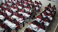 江西吉安：上课犯困被老师捏肩按摩 当事学生：我很感动