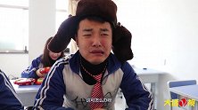按作业多少发零食，阿宝为了吃零食，竟把过期的作业都拿来了