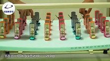 大爷把5个节拍器放一起，它们竟会自动同步，看完长知识了