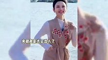 央视女主持龙洋彩排画面罕曝光，卸妆后差点没认出来，素颜白到发光