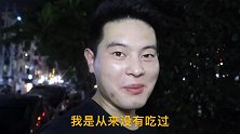 芒果椰冰，需经过9次翻炒，才能保证椰肉也椰汁的完美融合