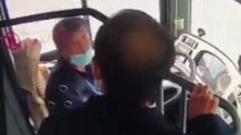 上海松江：不满被提醒！醉酒男子殴打公交司机，结果悲剧了