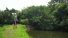 湖北鱼米之乡，闲暇时钓几条鱼，一晒一炸，香酥可口，下酒真带劲