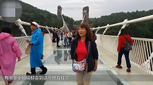 中国在悬崖上施工 挖掘机是怎么爬上去的？看完瞬间傻眼了