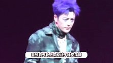 王栎鑫演出突发意外，有观众现场累晕，糊糊立刻喊停组织让道救援