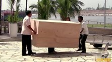 搬不上去的箱子，国外搞笑恶作剧，配合的不行啊