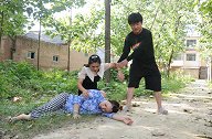 父母给自己定下娃娃亲对象，小伙不满意去退亲，见到女孩他后悔了
