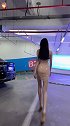 都市美女喜欢搭配紧身包臀裙，让身材更高挑有魅力