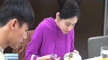 于晓光一来秋瓷炫也不害喜了，吃嘛嘛香！太温馨了
