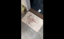 千万不要买这个吸水垫，每次洗完澡都很干净，想拖地都找不到借口