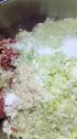 牛肉馅3斤葱花1斤盐10克鸡粉10克花椒粉5克酱油15克鸡汁15克甜面酱15克调料油3两