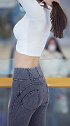 这姑娘绝对是饿瘦的街拍美女 穿搭