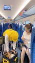 送外卖送到高铁上来了？这也太厉害了吧