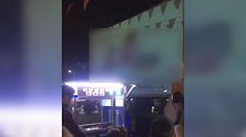 广东揭阳一村庄当众播放不雅电影 警方第一时间赶到现场处理