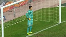 大心脏！朱宝杰关键点球玩勺子轻松命中