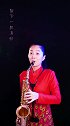 姑娘用萨克斯吹首《涛声依旧》，经典的旋律，怎么都听不够