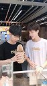 把这只可爱的小兔子带回家，我们就是一家三口了（嗯？好像有什么不对？）