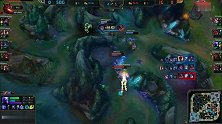 LPL精彩镜头：Rookie瑞兹以一敌三 Jackeylove伊泽瑞尔灵性四杀