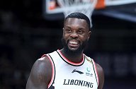 CBA外援闪耀NBA！史蒂芬森现身步行者主场遇最高礼遇