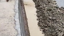 施工水泥不达标 湖南一河堤工程被指“豆腐渣”
