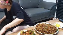 Hamzy · 韩式炸酱面＋泡菜