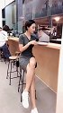 漂亮美女的细长白皙美腿好漂亮