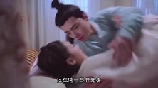 明月被下毒白了头发，李谦心疼抱住明月妇，大杀四方为媳妇报仇
