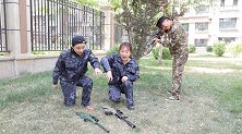 小伙1V2轻松淘汰对手，不料太猖狂被路人一枪爆头，有趣！