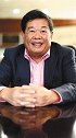 曹德旺请客吃饭 自己先偷吃一口