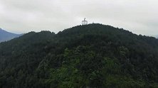 航拍贵州最大的鸟笼，建设在山顶上，非常壮观，非常霸气！