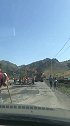 喂，老板，我给你讲一哈，我今天可能要晚点，我的车堵在山里了