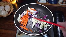 花菜怎么炒，简单又好吃的花菜炒面，超级开胃
